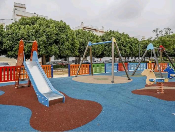 Apartamento con patio y piscina cerca de Sevilla La Algaba Esterno foto