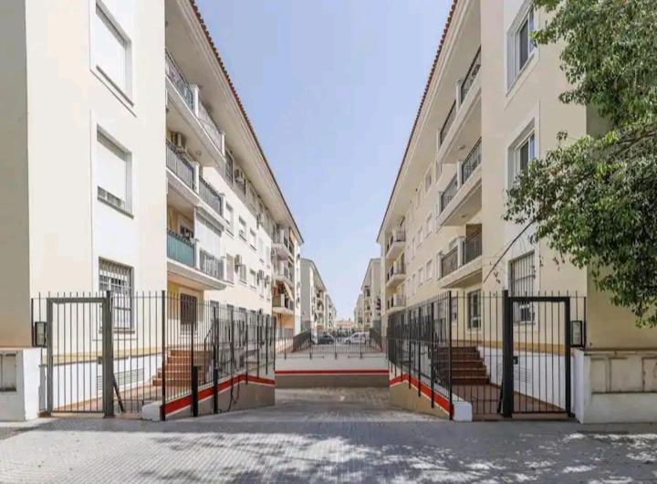 Apartamento con patio y piscina cerca de Sevilla La Algaba Esterno foto