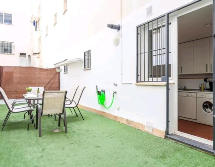 Apartamento con patio y piscina cerca de Sevilla La Algaba Esterno foto