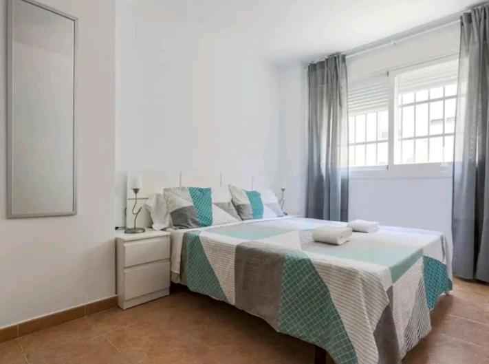 Apartamento con patio y piscina cerca de Sevilla La Algaba Esterno foto